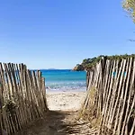Passereaux Avec Piscine Et Vue Pour 8 Personnes Au Coeur Du Domaine De Valcros