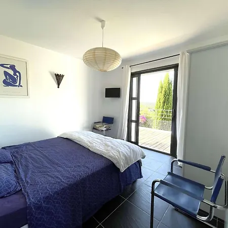 Passereaux Avec Piscine Et Vue Pour 8 Personnes Au Coeur Du Domaine De * La Londe-les-Maures