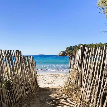 Passereaux Avec Piscine Et Vue Pour 8 Personnes Au Coeur Du Domaine De Valcros