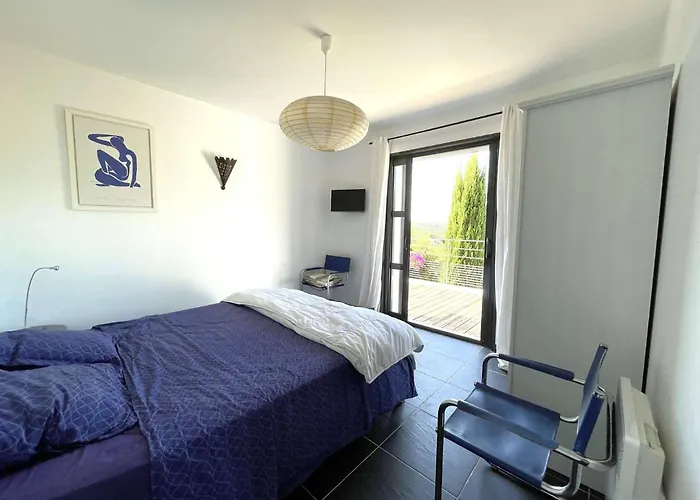 Passereaux Avec Piscine Et Vue Pour 8 Personnes Au Coeur Du Domaine De * La Londe-les-Maures