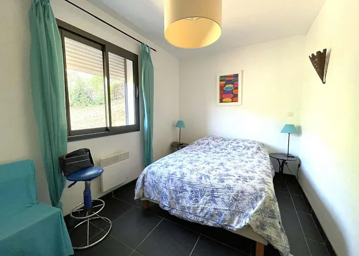 Passereaux Avec Piscine Et Vue Pour 8 Personnes Au Coeur Du Domaine De