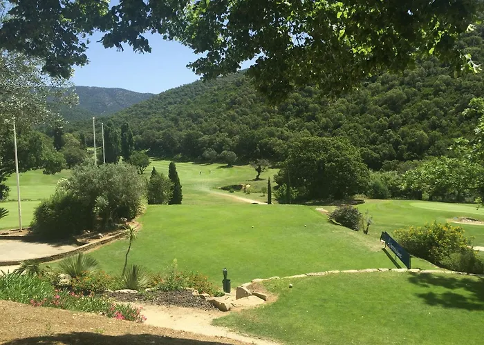 Passereaux Avec Piscine Et Vue Pour 8 Personnes Au Coeur Du Domaine De